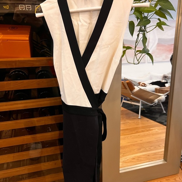 Diane Von Furstenberg sleeveless Gracie wrap black/white/navy blue dress in sz 2 - Picture 6 of 6